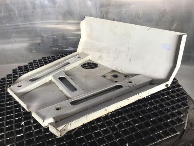Liebherr R924 COMPACT - Hood: picture 4 Liebherr R924 COMPACT - Hood: picture 4