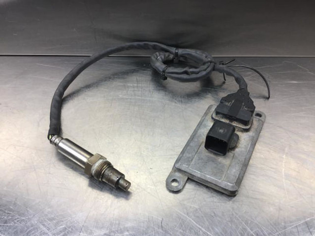 Liebherr R966 LC-V / R936K-SLC / R946 - Sensor: picture 1 Liebherr R966 LC-V / R936K-SLC / R946 - Sensor: picture 1