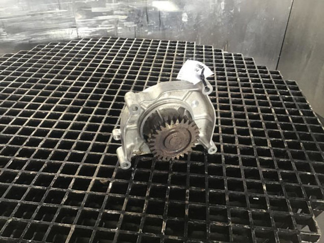 Liebherr Waterpump - Coolant pump: picture 2 Liebherr Waterpump - Coolant pump: picture 2