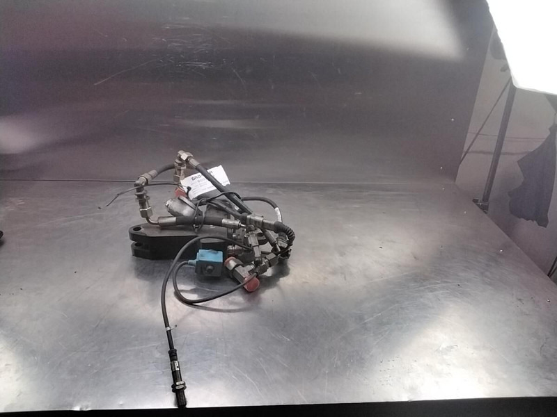 Liebherr hydraulic installation - Hydraulics: picture 1 Liebherr hydraulic installation - Hydraulics: picture 1