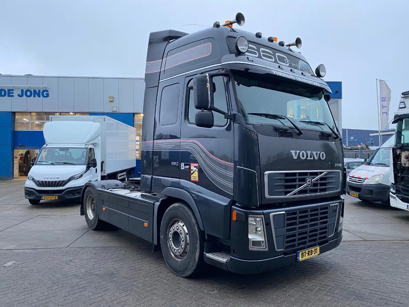 Volvo FH 16.600 Globetrotter XL / 2x Tank / Stand Airco / Full Spoilers - Tractor unit: picture 3 Volvo FH 16.600 Globetrotter XL / 2x Tank / Stand Airco / Full Spoilers - Tractor unit: picture 3