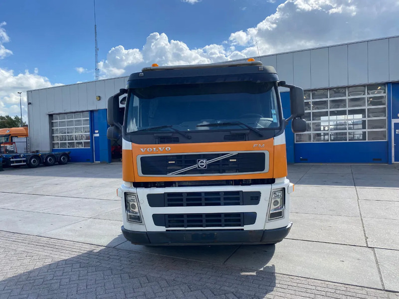 Volvo FM 440 6x4 / Hooklift and Tractor / Hub Reduction - Tractor unit: picture 2 Volvo FM 440 6x4 / Hooklift and Tractor / Hub Reduction - Tractor unit: picture 2