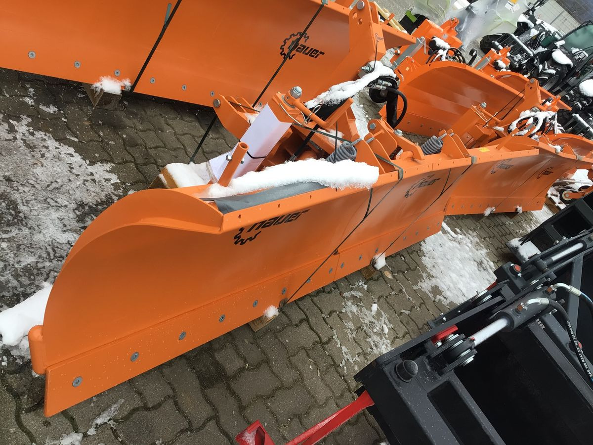 Hauer Hsh 3000 - Snow plough for Utility/ Special vehicle: picture 1 Hauer Hsh 3000 - Snow plough for Utility/ Special vehicle: picture 1