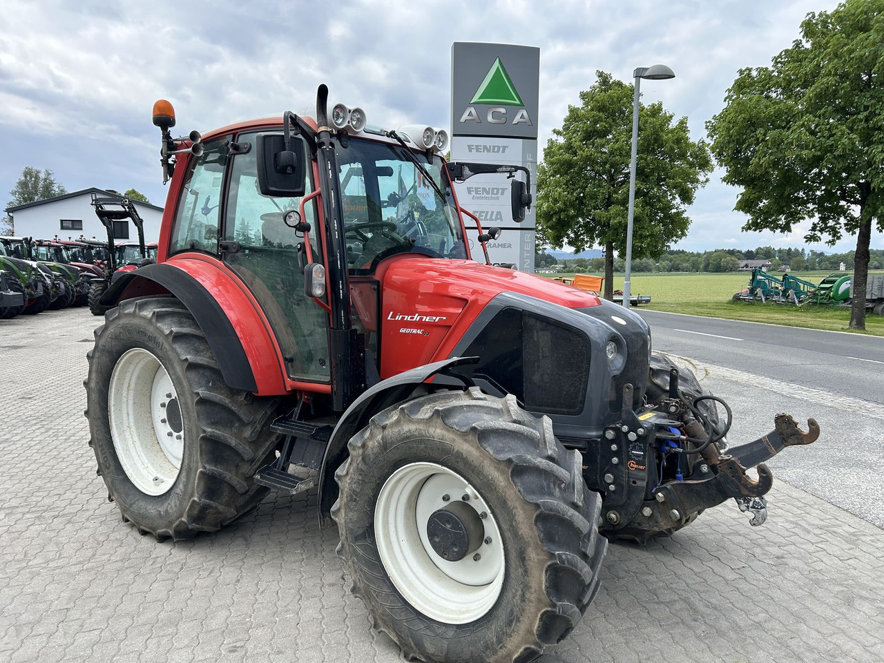 Lindner Geotrac 94 - Farm tractor: picture 1 Lindner Geotrac 94 - Farm tractor: picture 1