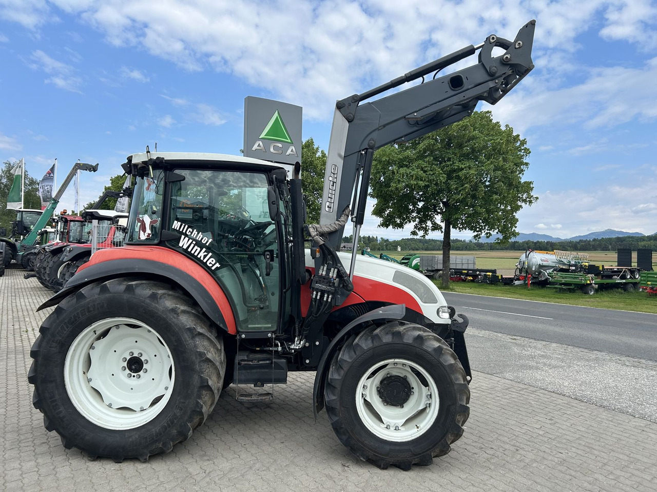 Steyr 4105 Kompakt ET Basis - Farm tractor: picture 1 Steyr 4105 Kompakt ET Basis - Farm tractor: picture 1