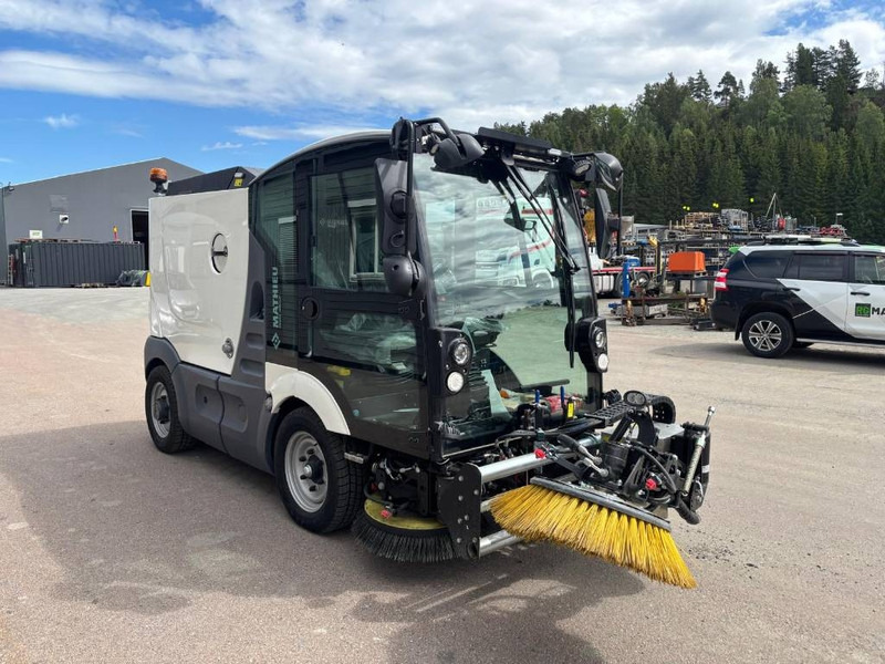 Mathieu MC-210 Azura Flex Street Sweeper - Road sweeper: picture 2 Mathieu MC-210 Azura Flex Street Sweeper - Road sweeper: picture 2
