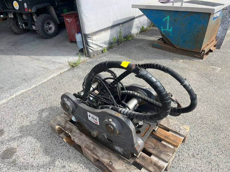 SMP ST28 / FOC70 - Quick coupler for Construction machinery: picture 3 SMP ST28 / FOC70 - Quick coupler for Construction machinery: picture 3