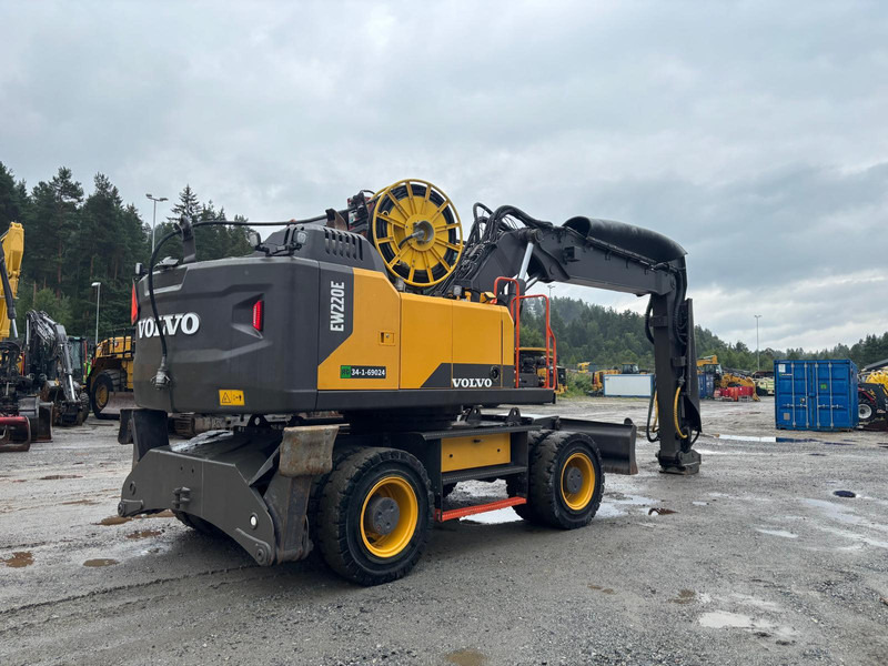 Volvo EW 220 E TUNNEL - Excavator: picture 3 Volvo EW 220 E TUNNEL - Excavator: picture 3