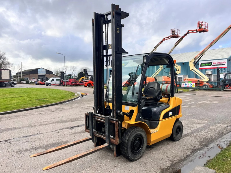 Caterpillar GP25N - LPG forklift: picture 4 Caterpillar GP25N - LPG forklift: picture 4