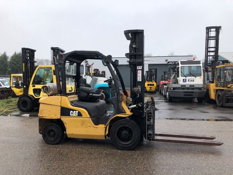 Caterpillar GP35N - LPG forklift: picture 1 Caterpillar GP35N - LPG forklift: picture 1