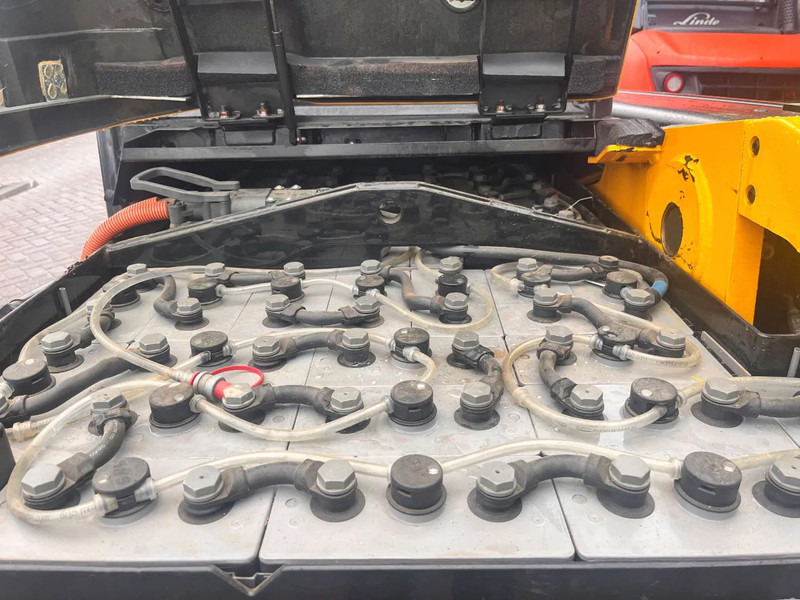 Telescopic wheel loader JCB TLT30-19E: picture 11