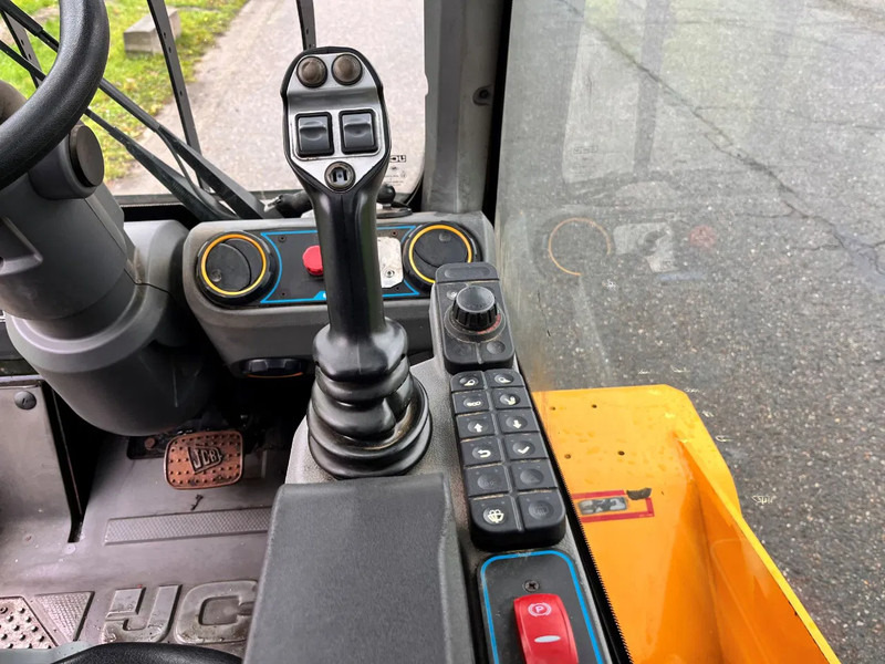 Telescopic wheel loader JCB TLT30-19E: picture 13