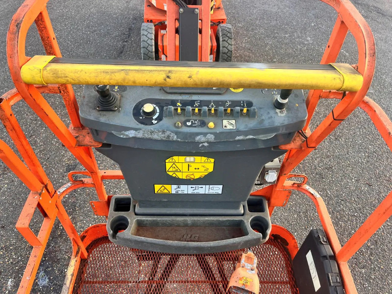 Articulated boom JLG E300AJP: picture 8