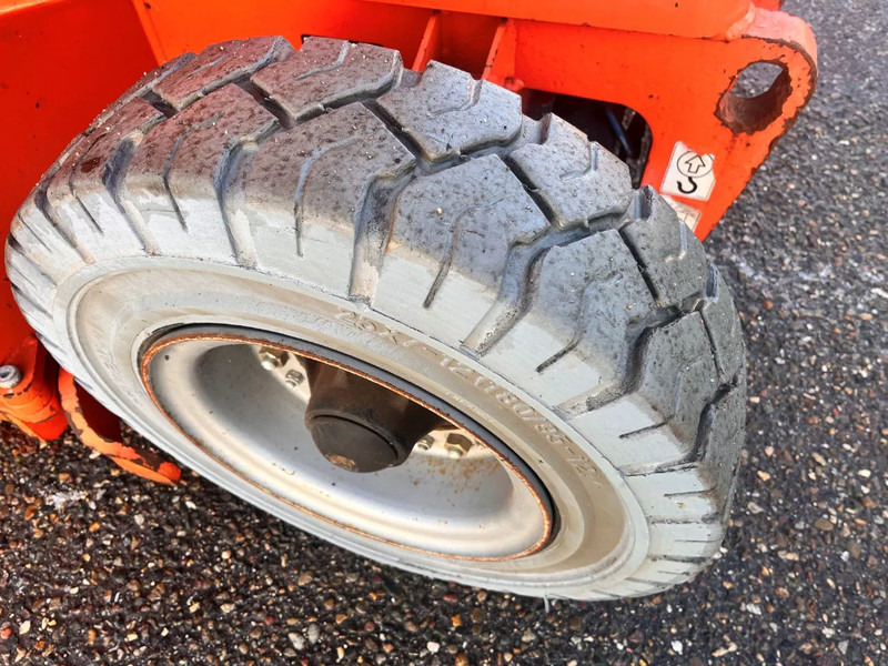 Articulated boom JLG E300AJP: picture 9