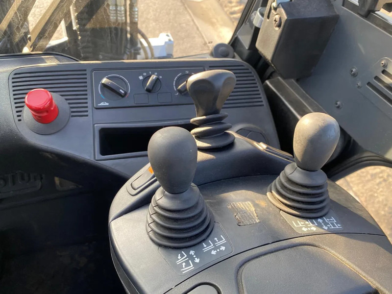 Forklift Linde E35HL-01: picture 13 Forklift Linde E35HL-01: picture 13