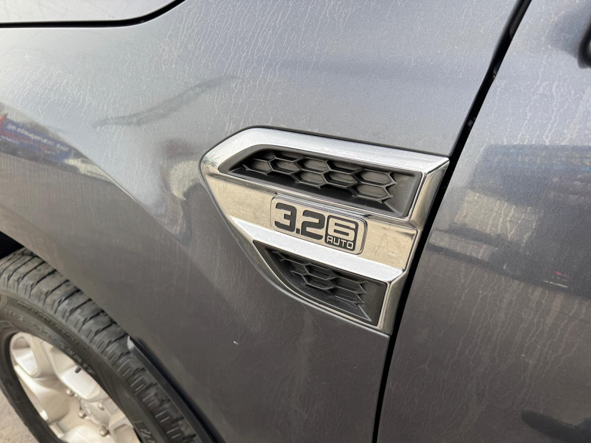 Pickup truck FORD Ranger 3.2 Diesel 4x4: picture 9