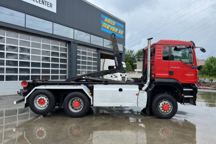 MAN TGA 28.440 6x4/4 AHK - Hook lift truck: picture 4 MAN TGA 28.440 6x4/4 AHK - Hook lift truck: picture 4