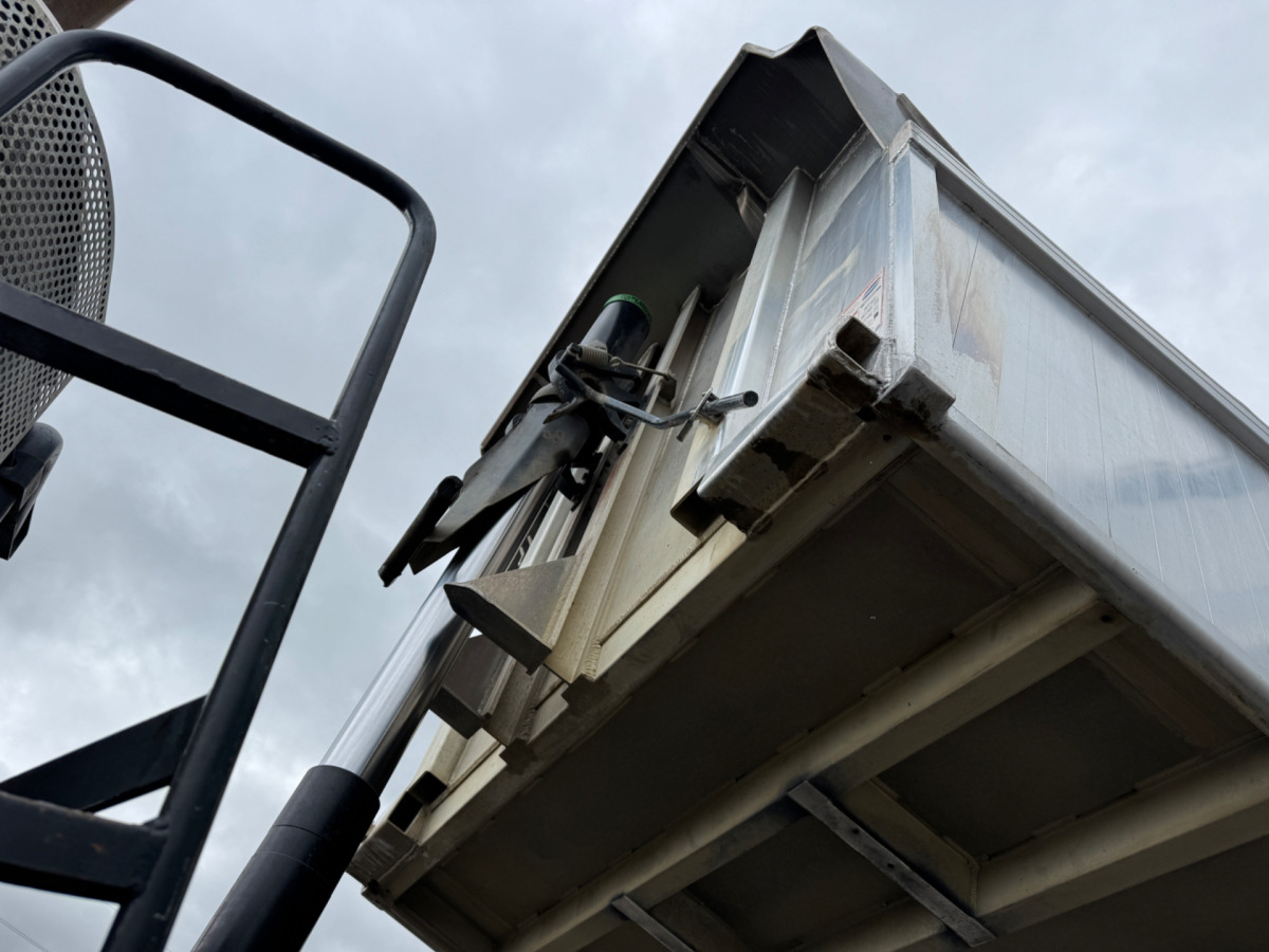 MERCEDES Actros 3248 8x4 Rückwärtskipper - Tipper: picture 4 MERCEDES Actros 3248 8x4 Rückwärtskipper - Tipper: picture 4