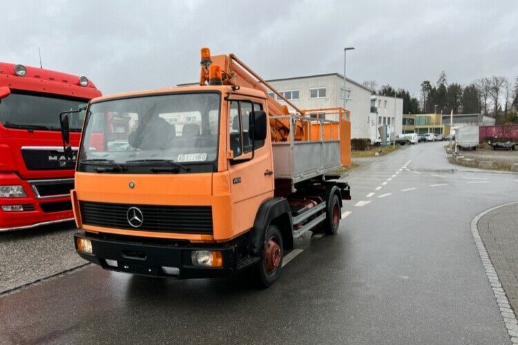 Mercedes-Benz 709 WUMAG GELENKSTEIGER 14M - Truck mounted aerial platform: picture 1 Mercedes-Benz 709 WUMAG GELENKSTEIGER 14M - Truck mounted aerial platform: picture 1