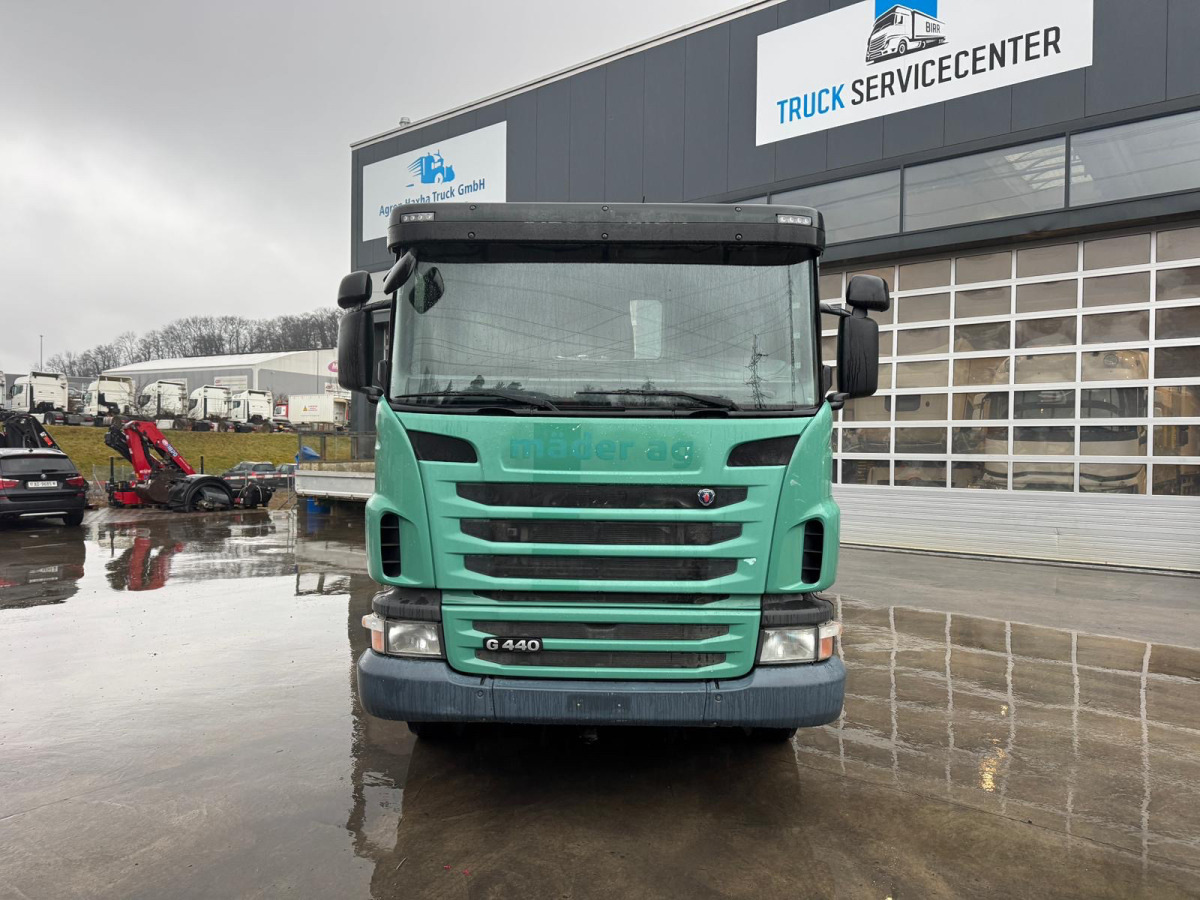 SCANIA G440 8x4 Hiab 26T - Hook lift truck: picture 2 SCANIA G440 8x4 Hiab 26T - Hook lift truck: picture 2