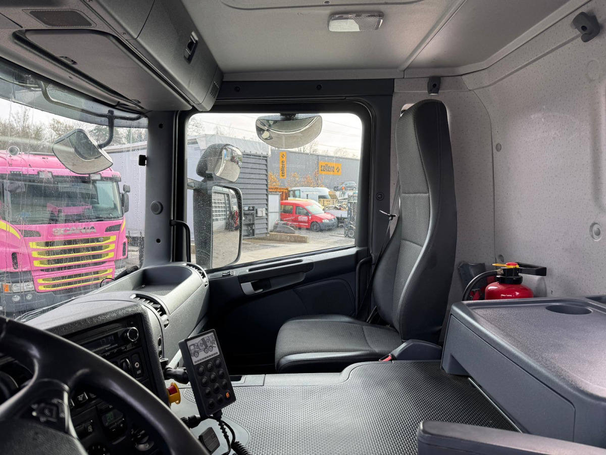 Concrete mixer truck SCANIA P410 8x4 Liebherr 9m3: picture 16 Concrete mixer truck SCANIA P410 8x4 Liebherr 9m3: picture 16