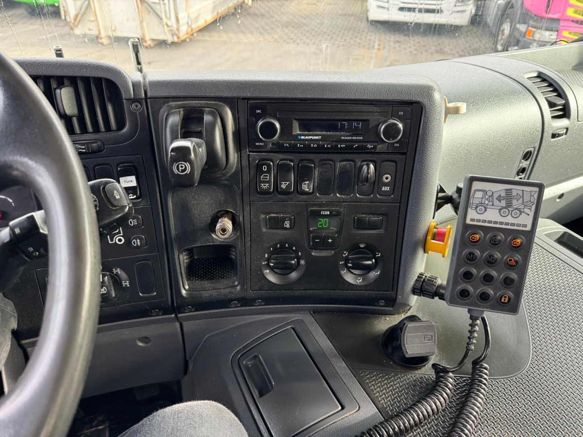 Concrete mixer truck SCANIA P410 8x4 Liebherr 9m3: picture 14 Concrete mixer truck SCANIA P410 8x4 Liebherr 9m3: picture 14