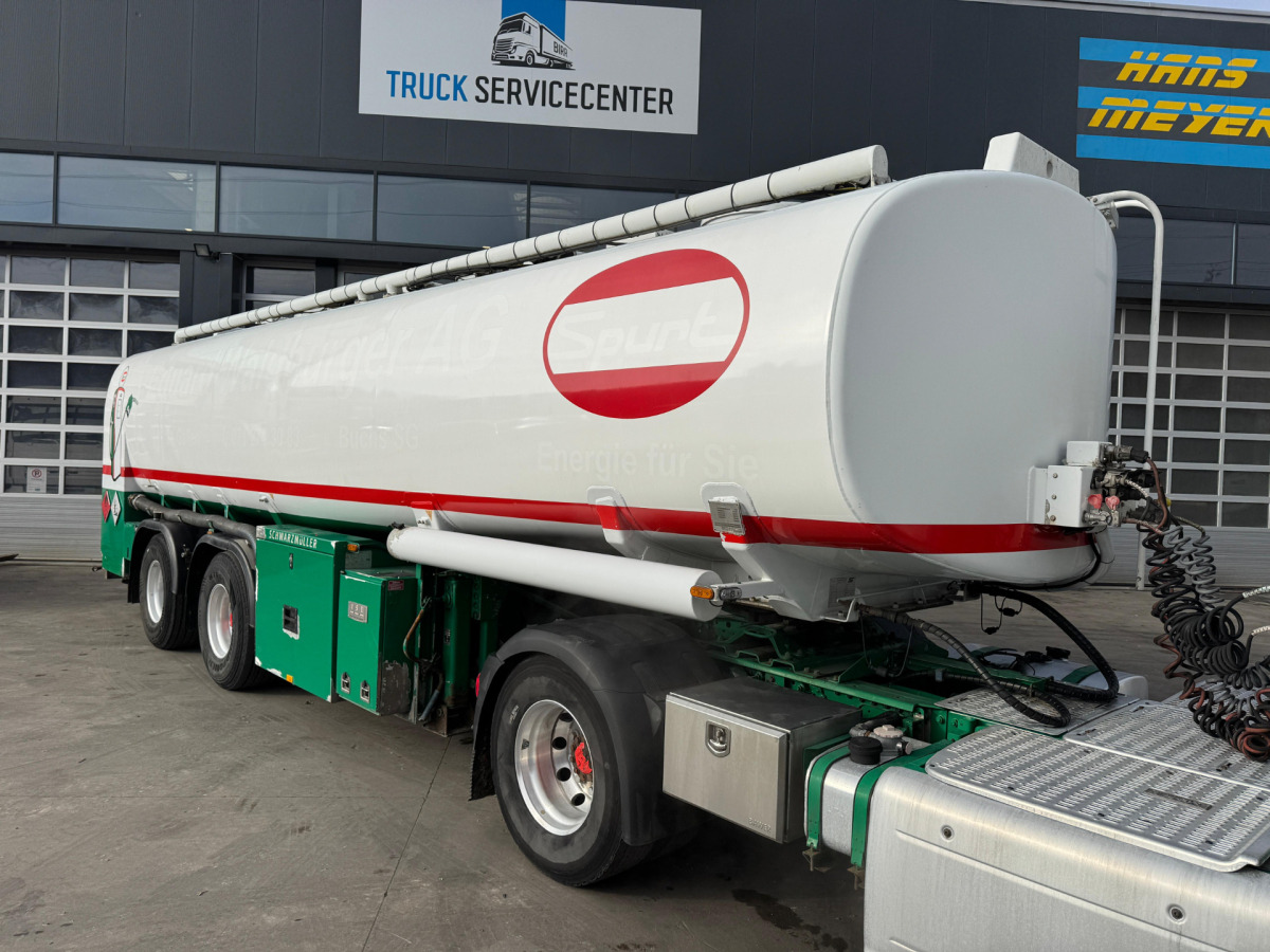 SCHWARZMÜLLER Tank 32'770L 3 Kammern - Tank semi-trailer: picture 2 SCHWARZMÜLLER Tank 32'770L 3 Kammern - Tank semi-trailer: picture 2