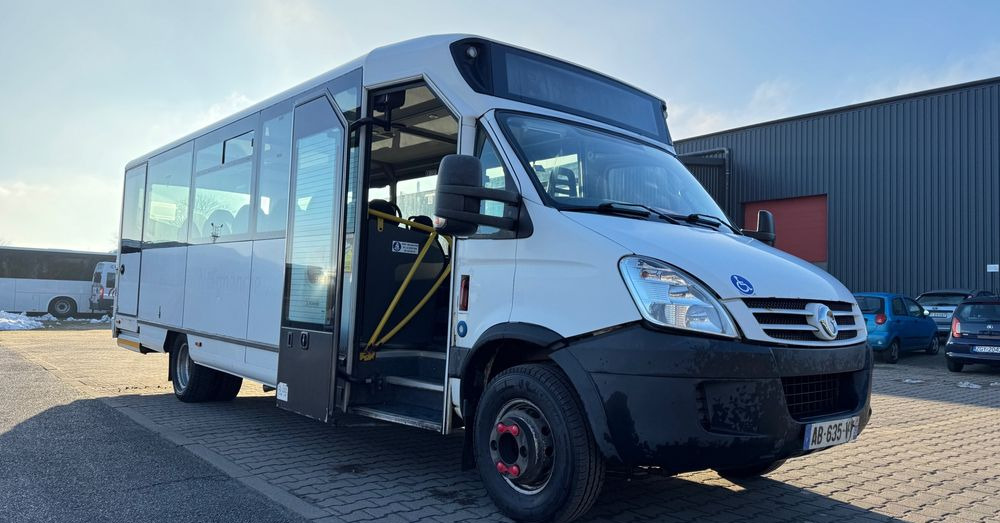 Iveco Aptineo / mała klima / 28 miejsc / winda / CENA: 67500 zł netto - Minibus, Passenger van: picture 1 Iveco Aptineo / mała klima / 28 miejsc / winda / CENA: 67500 zł netto - Minibus, Passenger van: picture 1