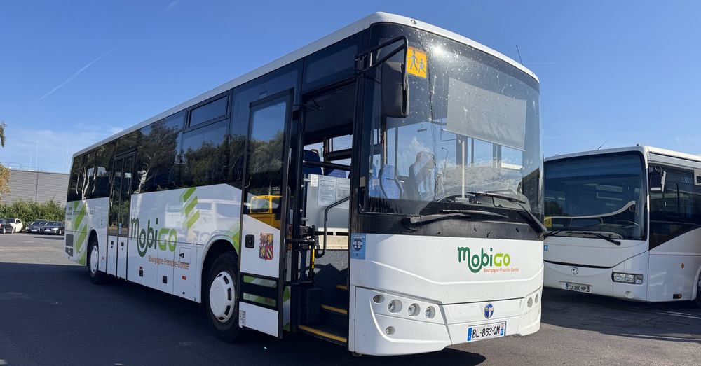 Temsa Tourmalin / motor Cumminis / 60 miejsc / Euro 5 /niski przebieg km/ Cena:69000zł netto - Suburban bus: picture 1 Temsa Tourmalin / motor Cumminis / 60 miejsc / Euro 5 /niski przebieg km/ Cena:69000zł netto - Suburban bus: picture 1