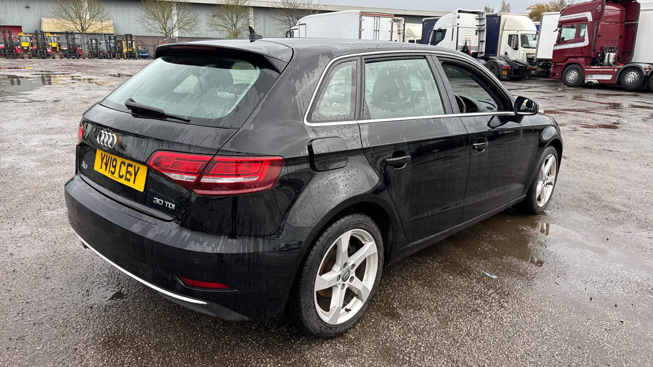 AUDI A3 30 TDI 116PS Sport S Tronic - Hatchback: picture 4 AUDI A3 30 TDI 116PS Sport S Tronic - Hatchback: picture 4