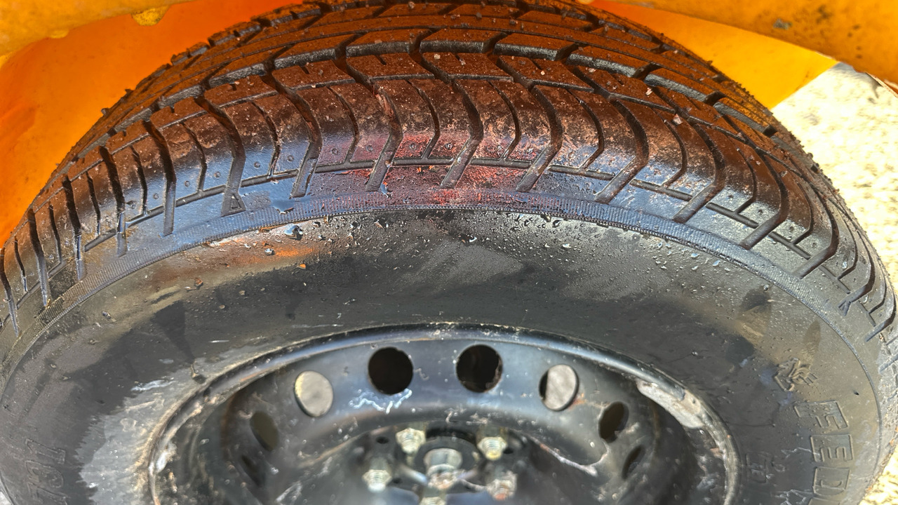 CRUISER TURBOCAST 1000 TOWABLE SALT SPREADER - Construction equipment: picture 5 CRUISER TURBOCAST 1000 TOWABLE SALT SPREADER - Construction equipment: picture 5