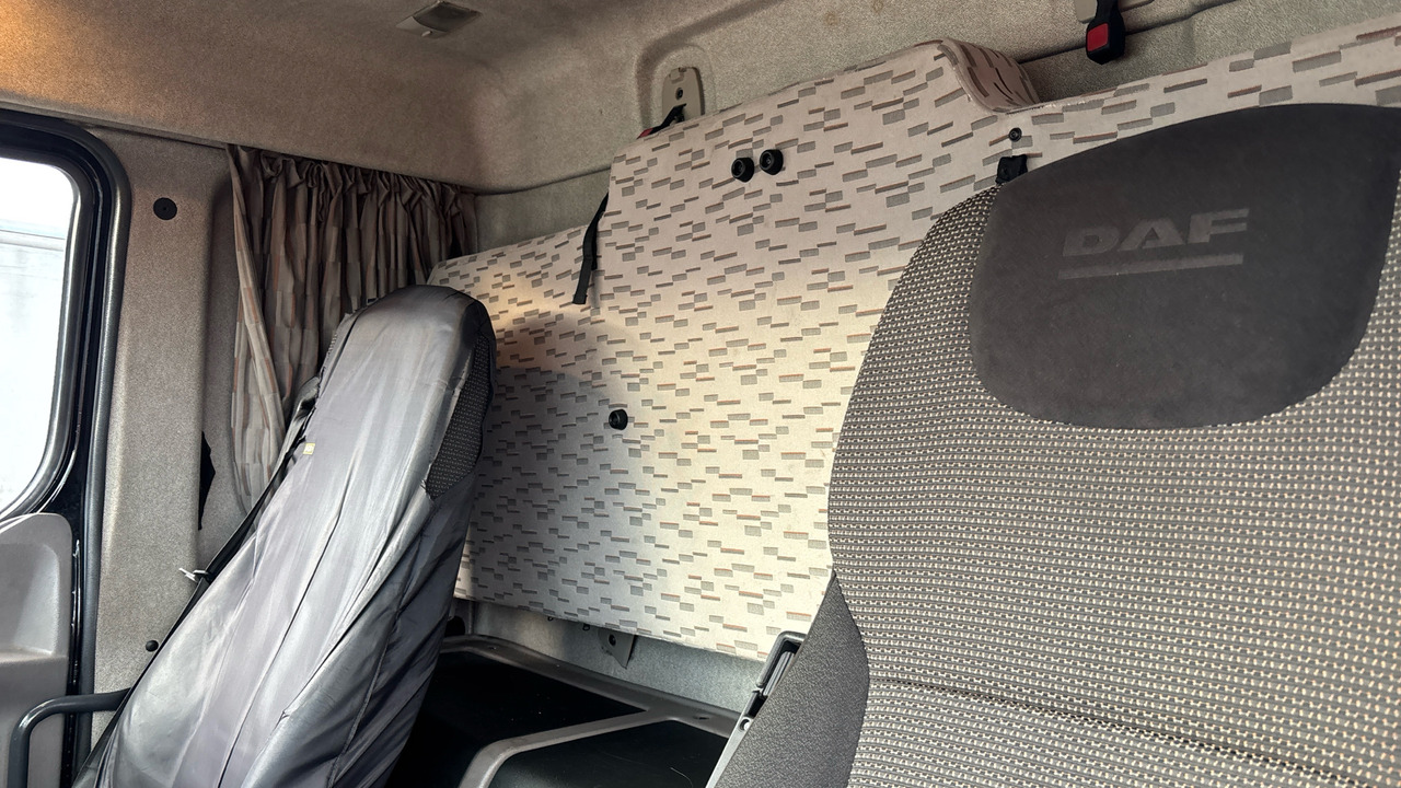 Curtainsider truck DAF LF 150: picture 13 Curtainsider truck DAF LF 150: picture 13