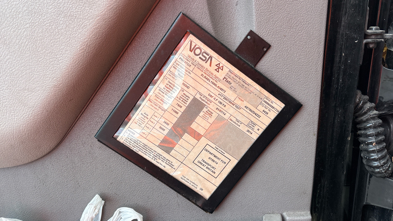 Curtainsider truck DAF LF 150: picture 11 Curtainsider truck DAF LF 150: picture 11