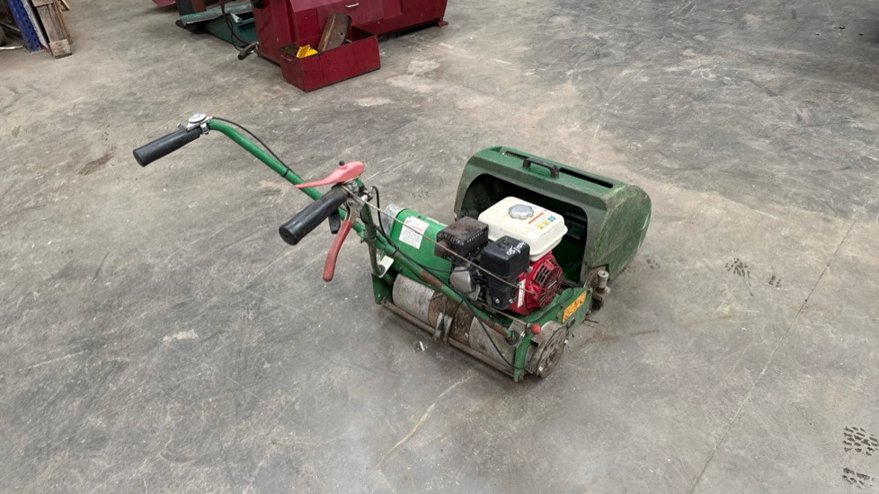 DENNIS FT510 PEDESTRIAN CYLINDER MOWER, NO UNIT, GRASS BOX - Garden mower: picture 2 DENNIS FT510 PEDESTRIAN CYLINDER MOWER, NO UNIT, GRASS BOX - Garden mower: picture 2