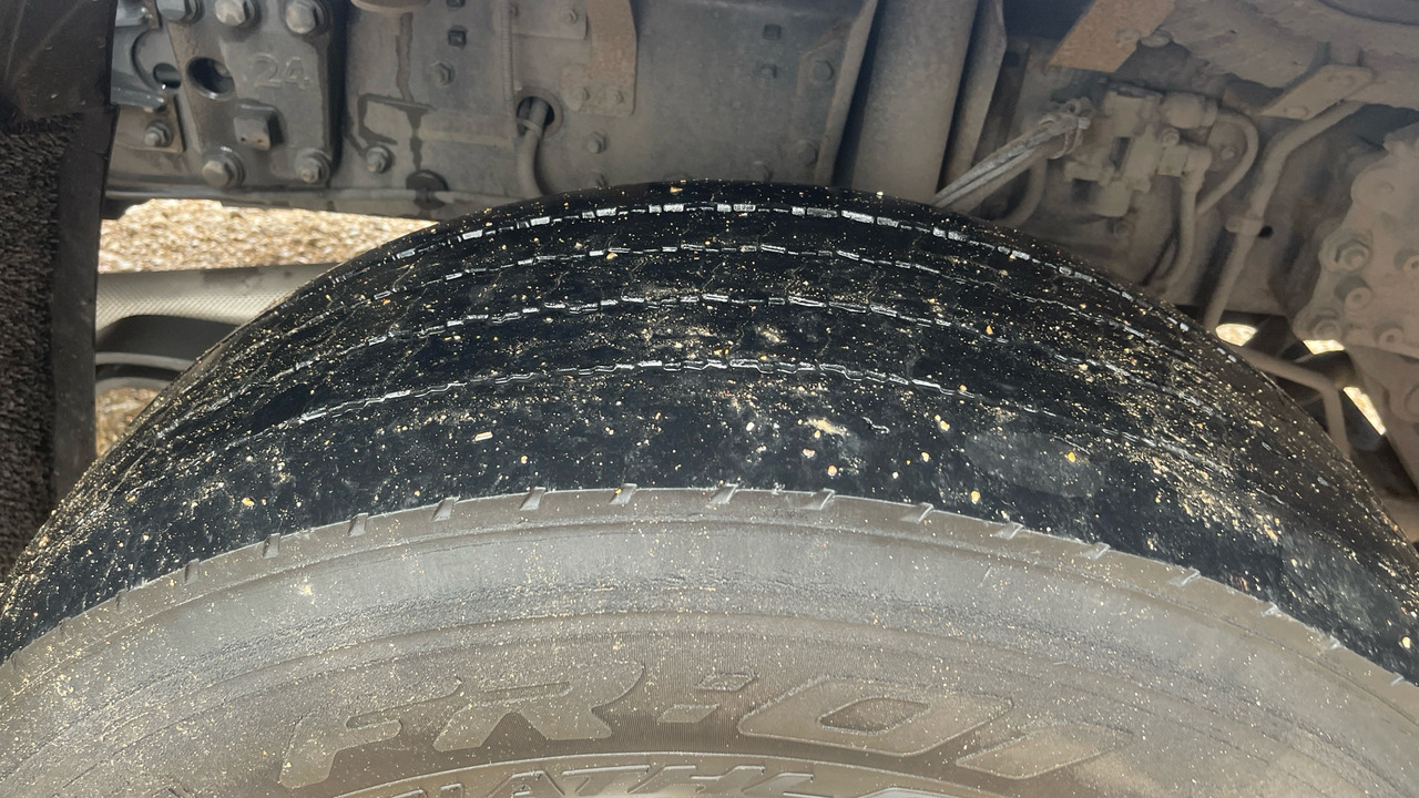 Curtainsider truck Daf CF 260: picture 14