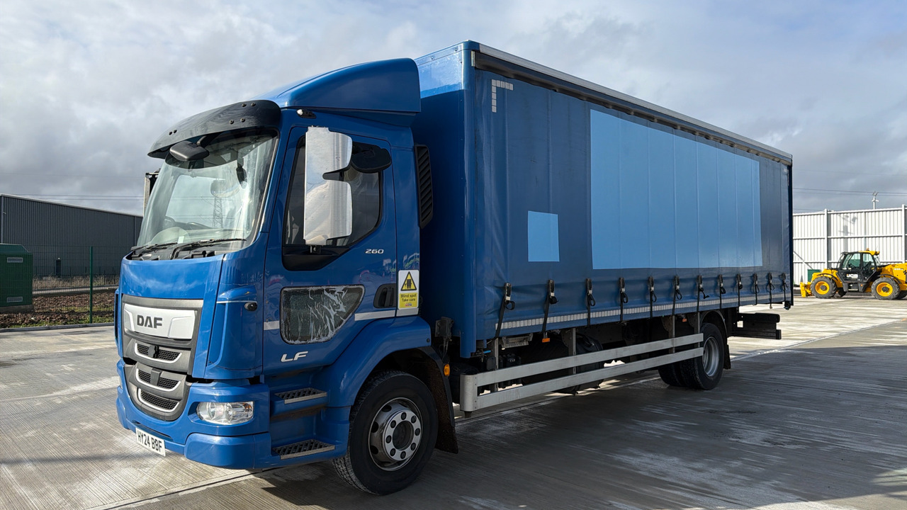 Daf LF 260 - Curtainsider truck: picture 2 Daf LF 260 - Curtainsider truck: picture 2