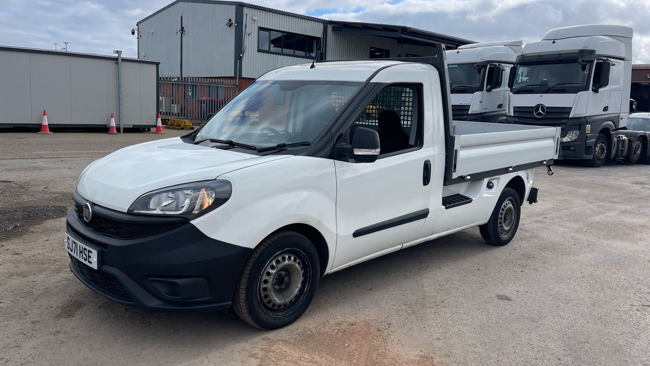 FIAT DOBLO CARGO 16V 1.6 MULTIJET - Open body delivery van: picture 2 FIAT DOBLO CARGO 16V 1.6 MULTIJET - Open body delivery van: picture 2