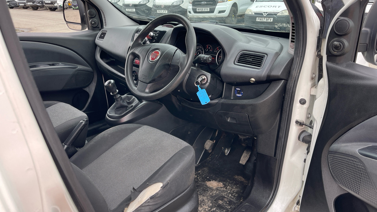 Fiat Doblo CARGO 16V 1.6 MULTIJET - Open body delivery van: picture 5 Fiat Doblo CARGO 16V 1.6 MULTIJET - Open body delivery van: picture 5