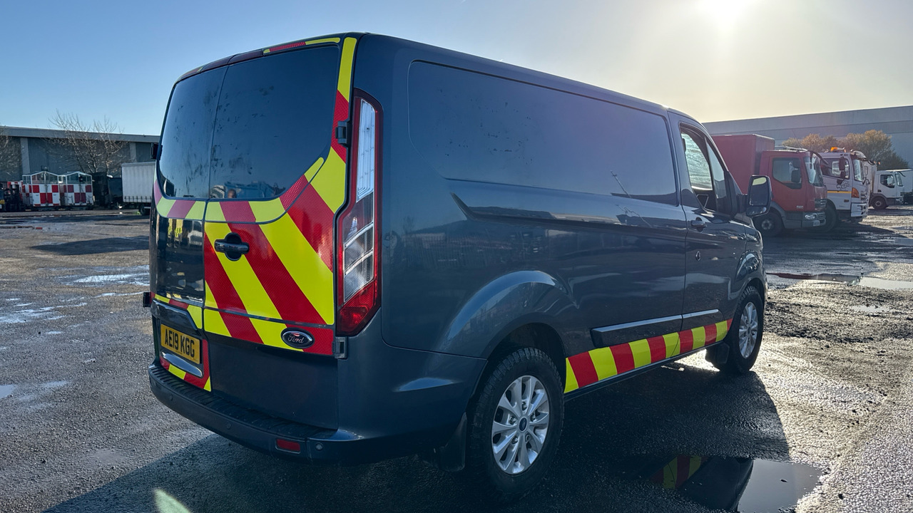 Ford Transit Custom 280 2.0 EcoBlue 130ps Limited - Small van: picture 4 Ford Transit Custom 280 2.0 EcoBlue 130ps Limited - Small van: picture 4