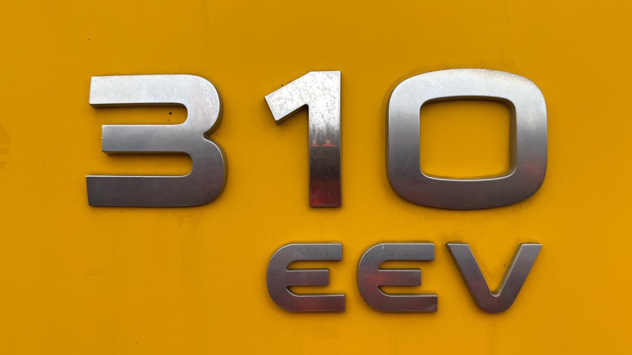 Snow removal vehicle IVECO TRAKKER 310: picture 18