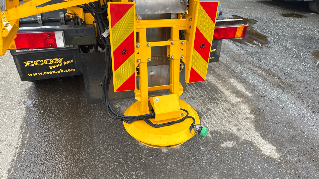 Snow removal vehicle IVECO TRAKKER 310: picture 22