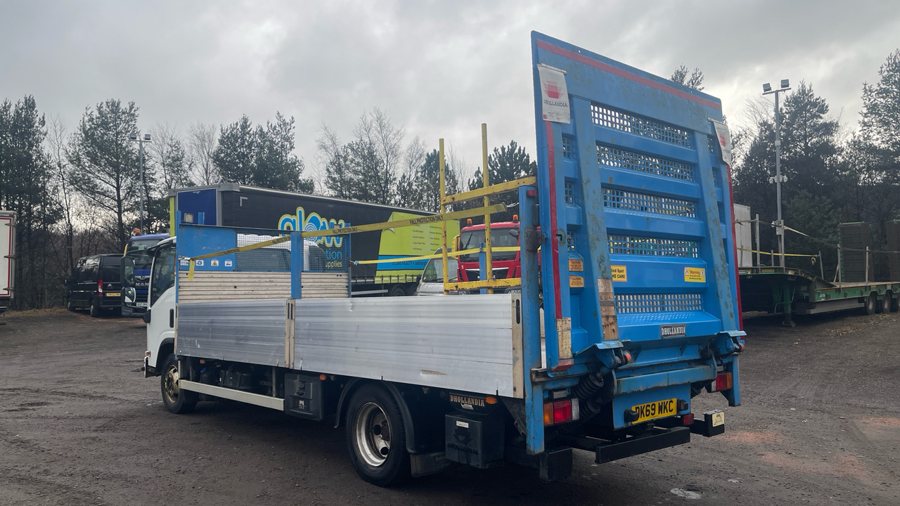 Isuzu N75 190 - Dropside/ Flatbed truck: picture 3 Isuzu N75 190 - Dropside/ Flatbed truck: picture 3