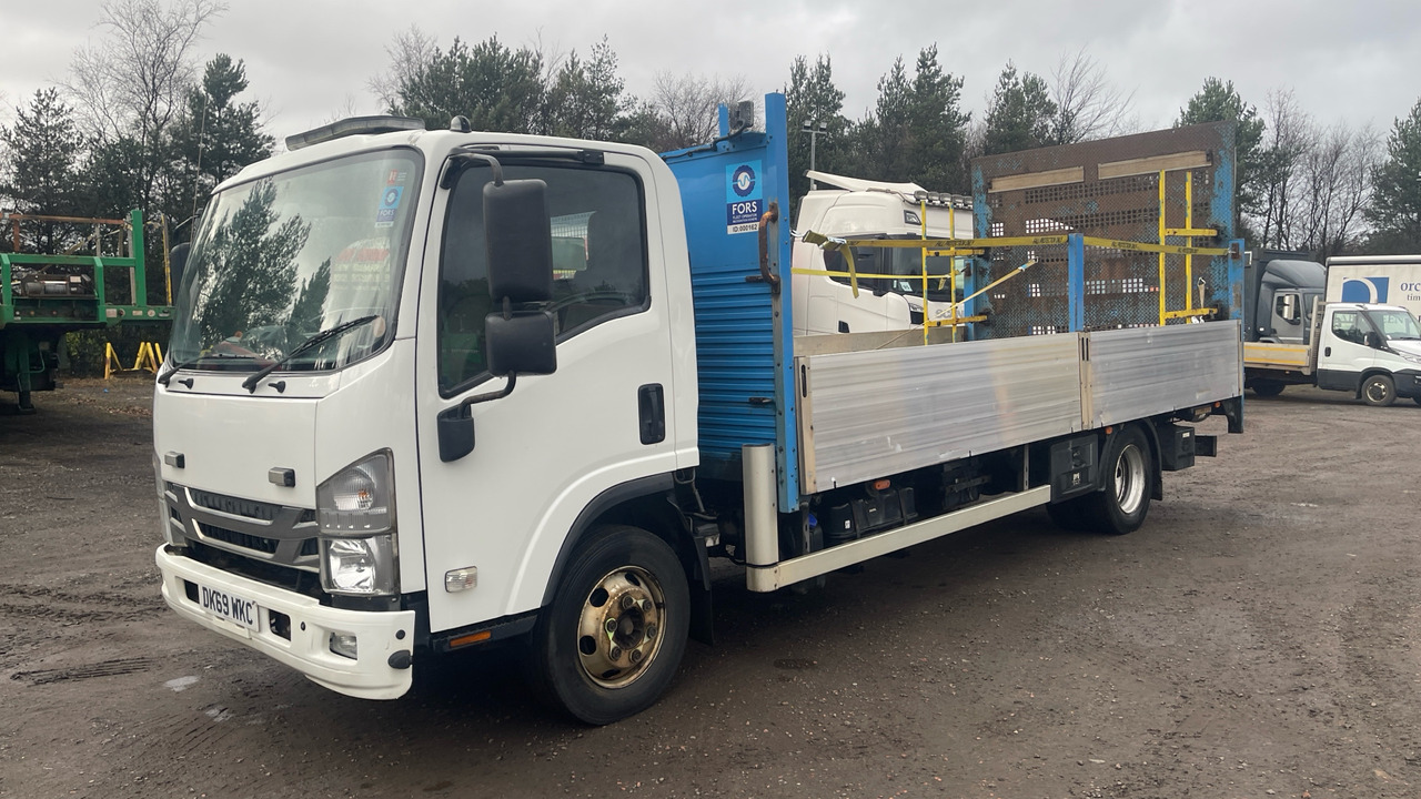 Isuzu N75 190 - Dropside/ Flatbed truck: picture 2 Isuzu N75 190 - Dropside/ Flatbed truck: picture 2