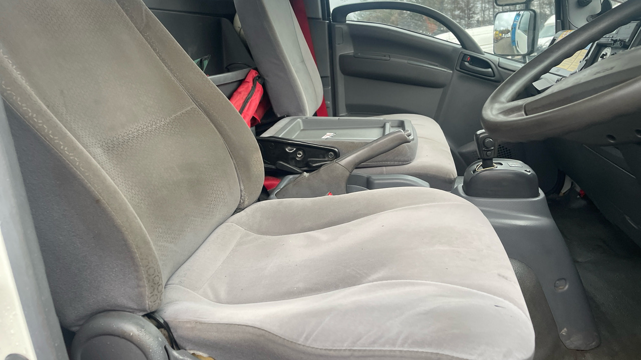 Isuzu N75 190 - Dropside/ Flatbed truck: picture 5 Isuzu N75 190 - Dropside/ Flatbed truck: picture 5