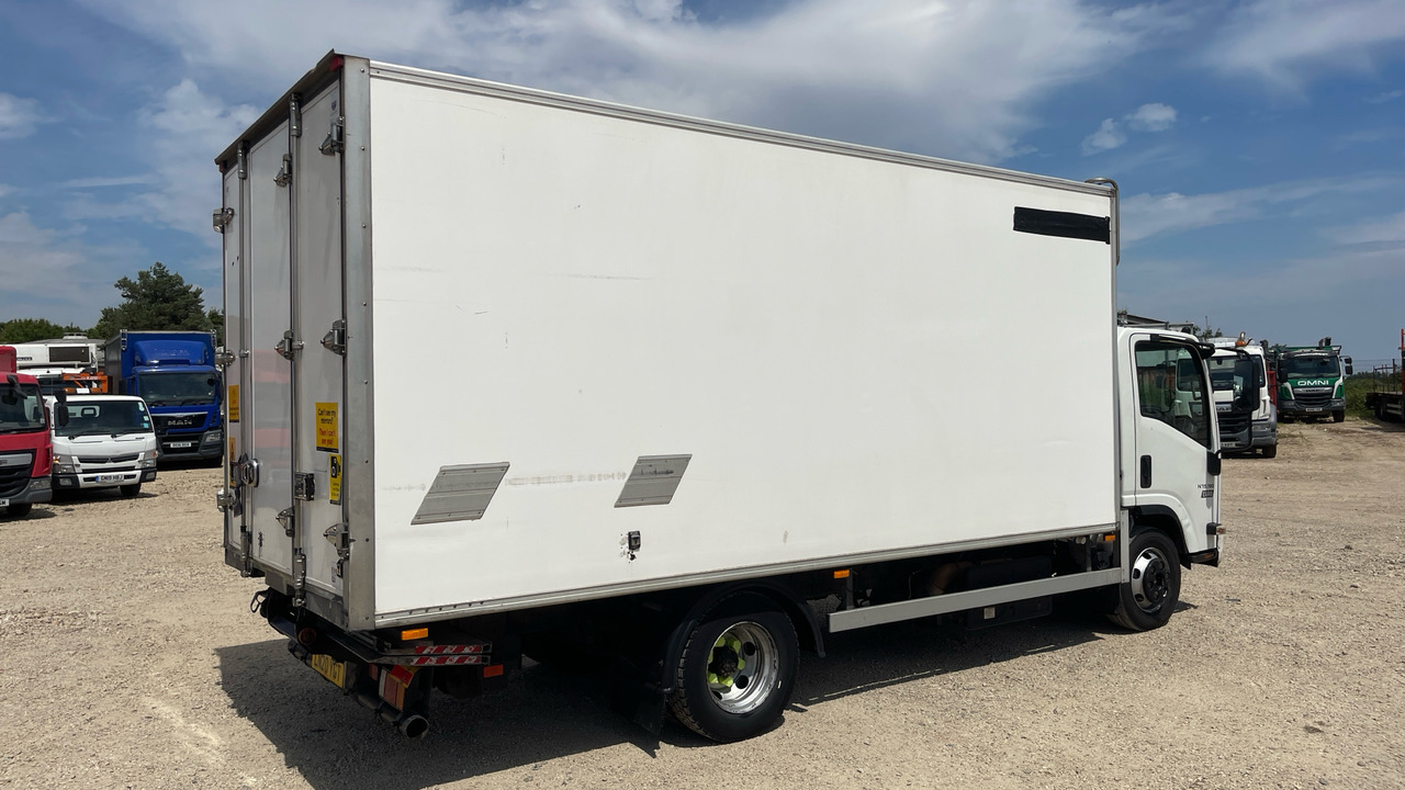 Isuzu N75 190 - Refrigerator truck: picture 4 Isuzu N75 190 - Refrigerator truck: picture 4