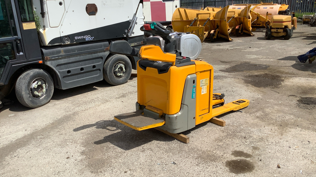 JUNGHEINRICH 24V 2PZS 250 - Pallet truck: picture 2 JUNGHEINRICH 24V 2PZS 250 - Pallet truck: picture 2