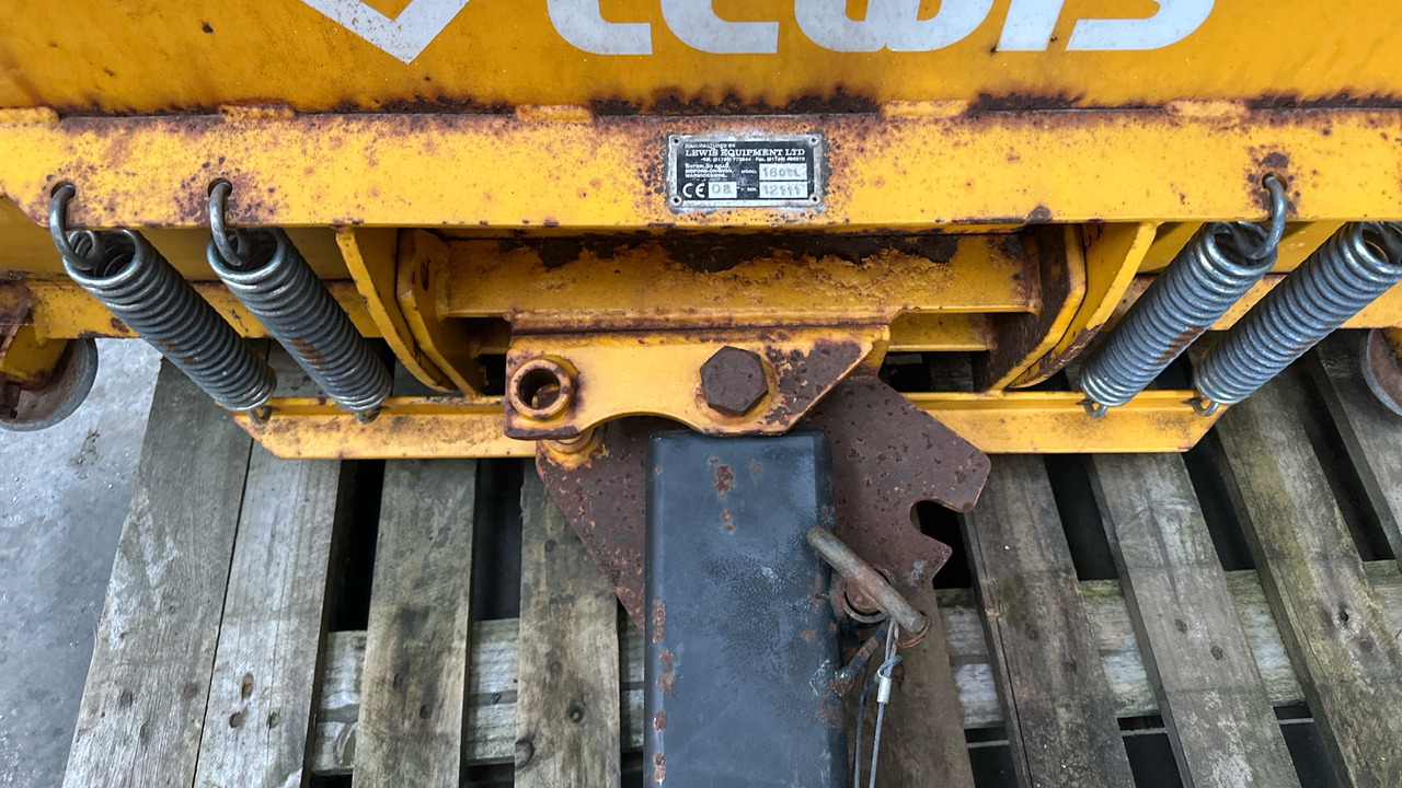 LEWIS SNOW PLOUGH - Construction equipment: picture 4 LEWIS SNOW PLOUGH - Construction equipment: picture 4