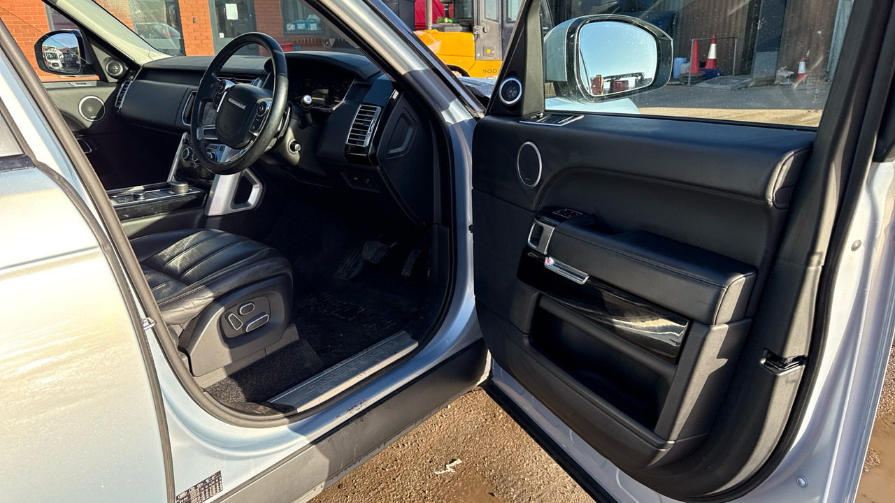 Land Rover Range Rover 4.4 SD V8 Vogue - Station wagon: picture 5 Land Rover Range Rover 4.4 SD V8 Vogue - Station wagon: picture 5