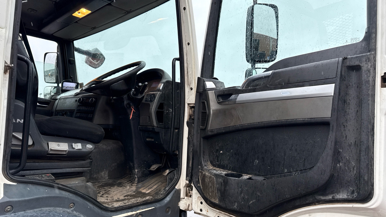 MAN TG-M 26.340 - Dropside/ Flatbed truck: picture 5 MAN TG-M 26.340 - Dropside/ Flatbed truck: picture 5