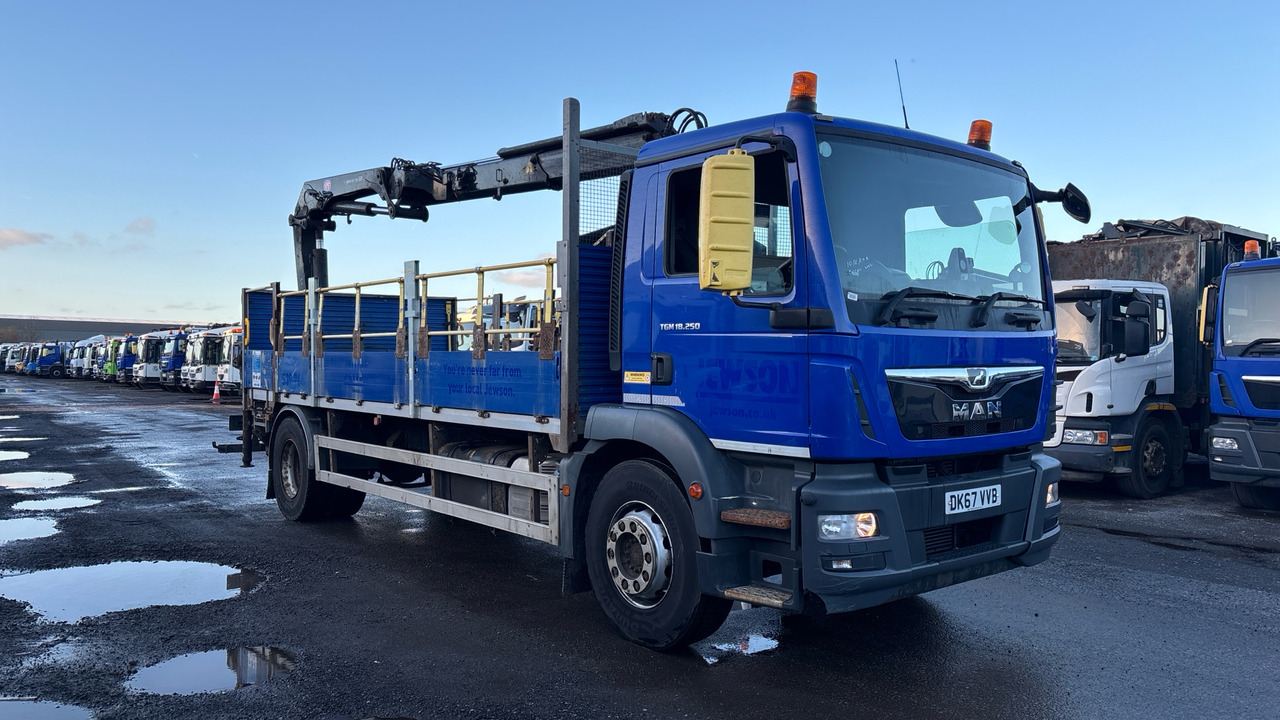 MAN TGM 18.250 - Dropside/ Flatbed truck, Crane truck: picture 1 MAN TGM 18.250 - Dropside/ Flatbed truck, Crane truck: picture 1